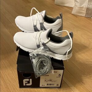 FootJoy youth golf shoes